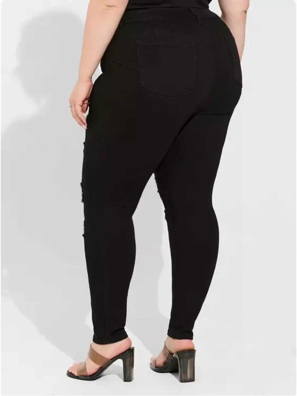 EUC Torrid Bombshell Skinny Premium Stretch High-Rise Destructed Jean - 18S